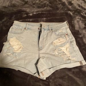 Mom style shorts, never worn